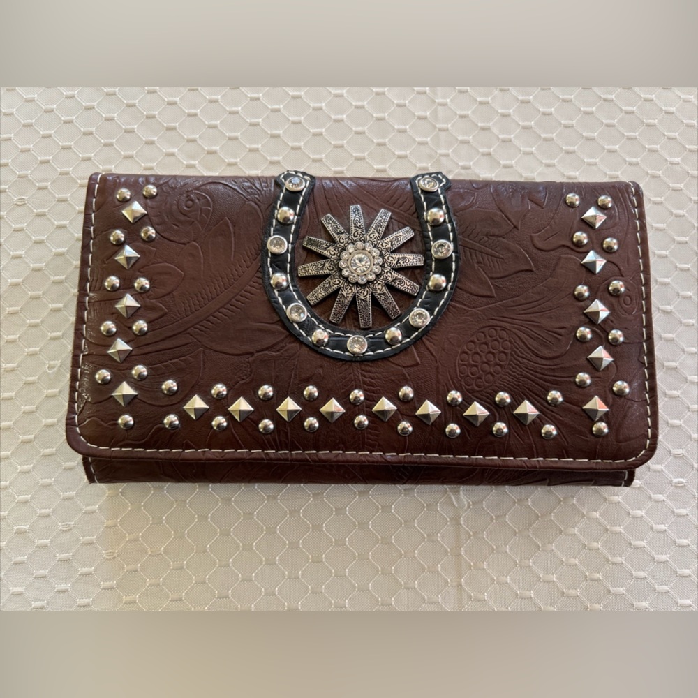 P&G Women’s western wallet trifold w/ checkbook holder zipper change pocket